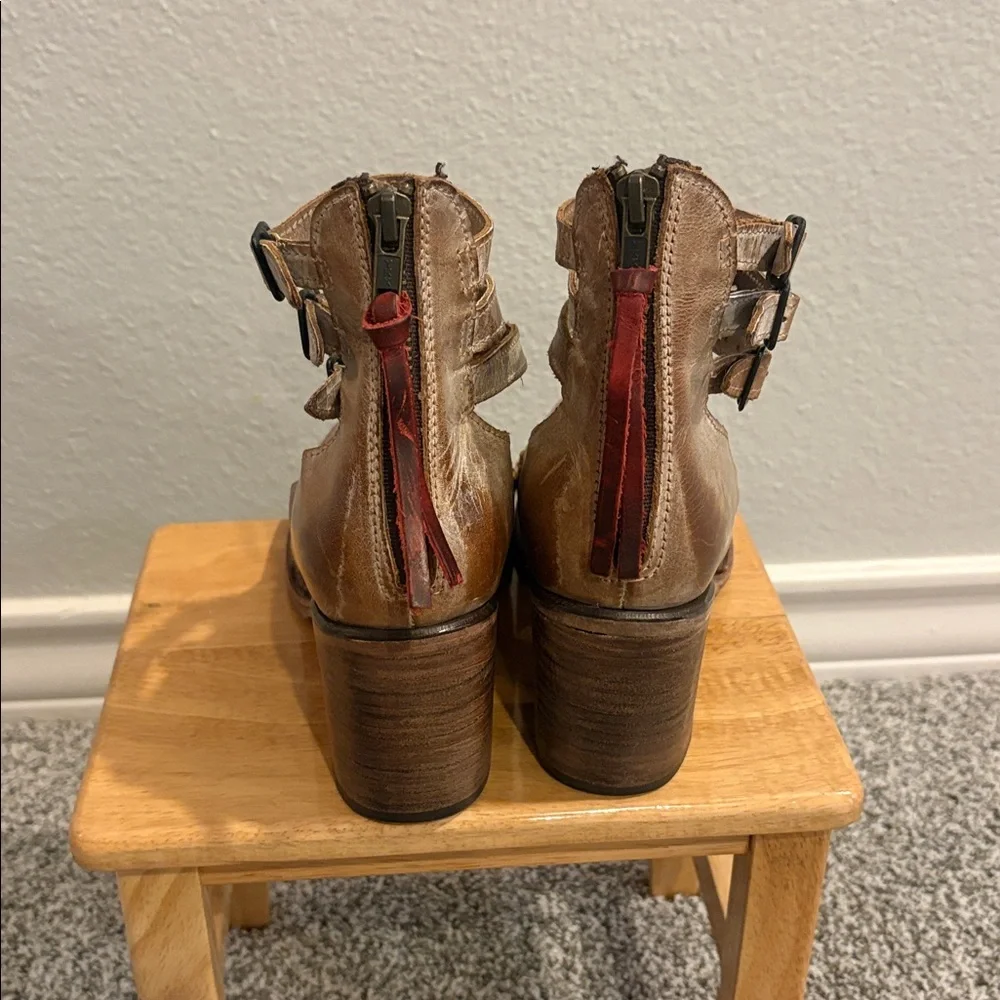 Women’s tan leather Freebirds (Randi) - Picture 2 of 4